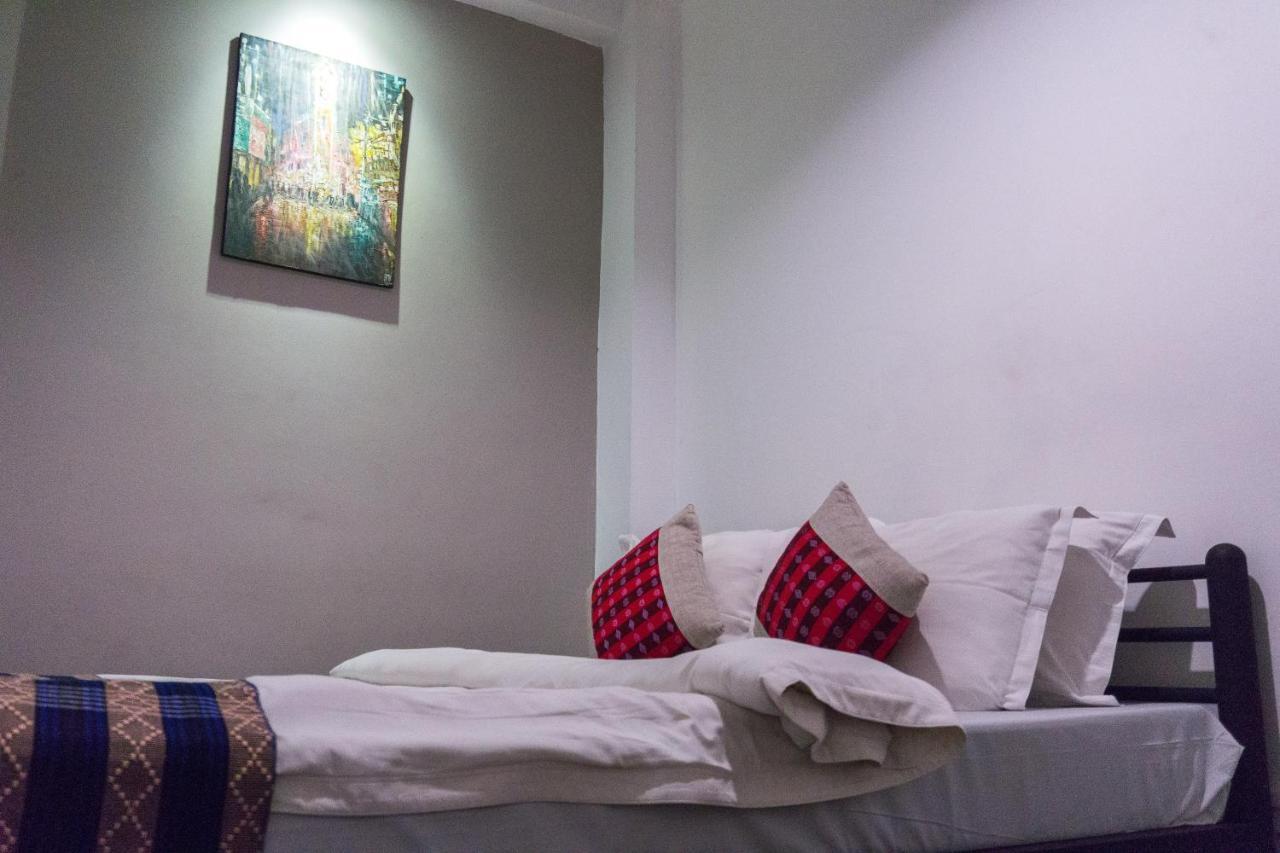 Hostel9 Rangoon Buitenkant foto